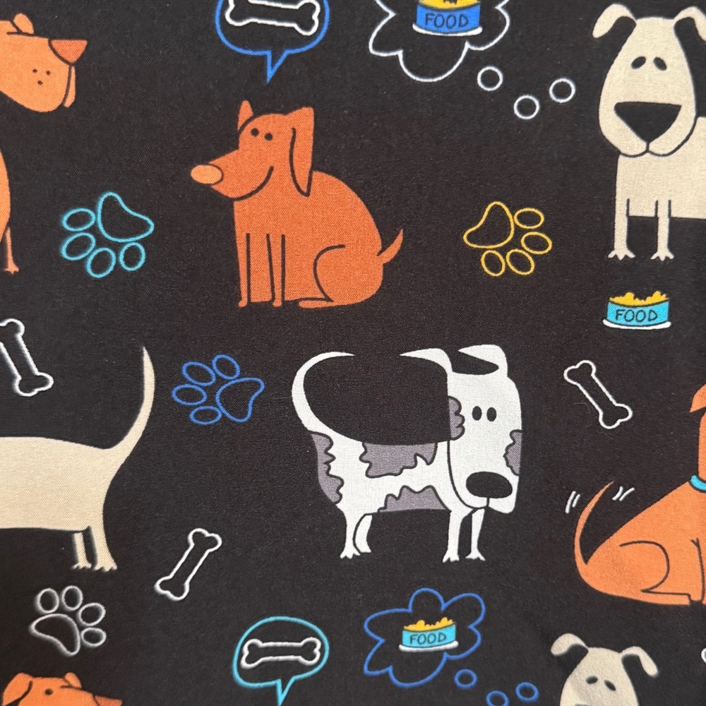 Zoe+Chloe Very Cute Black Dog Print Scrub Top 2X - Picture 6 of 16